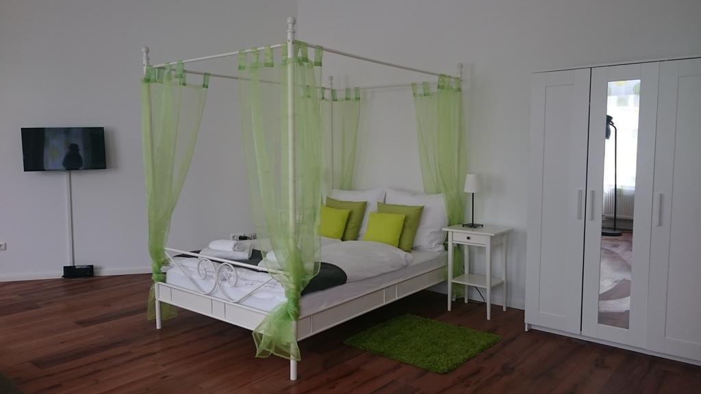 Studio Apartment Niemetzstr 51 Берлин Экстерьер фото
