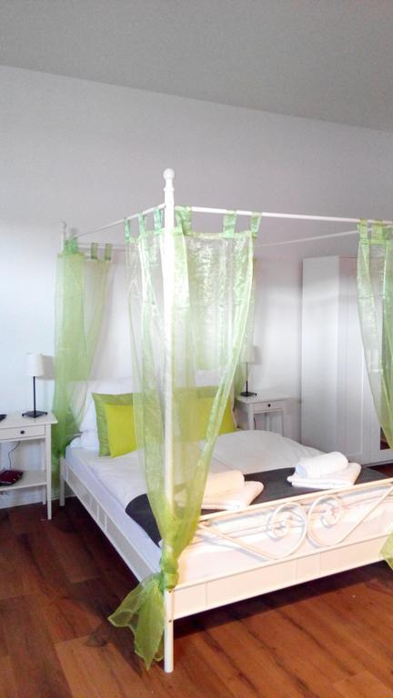 Studio Apartment Niemetzstr 51 Берлин Экстерьер фото